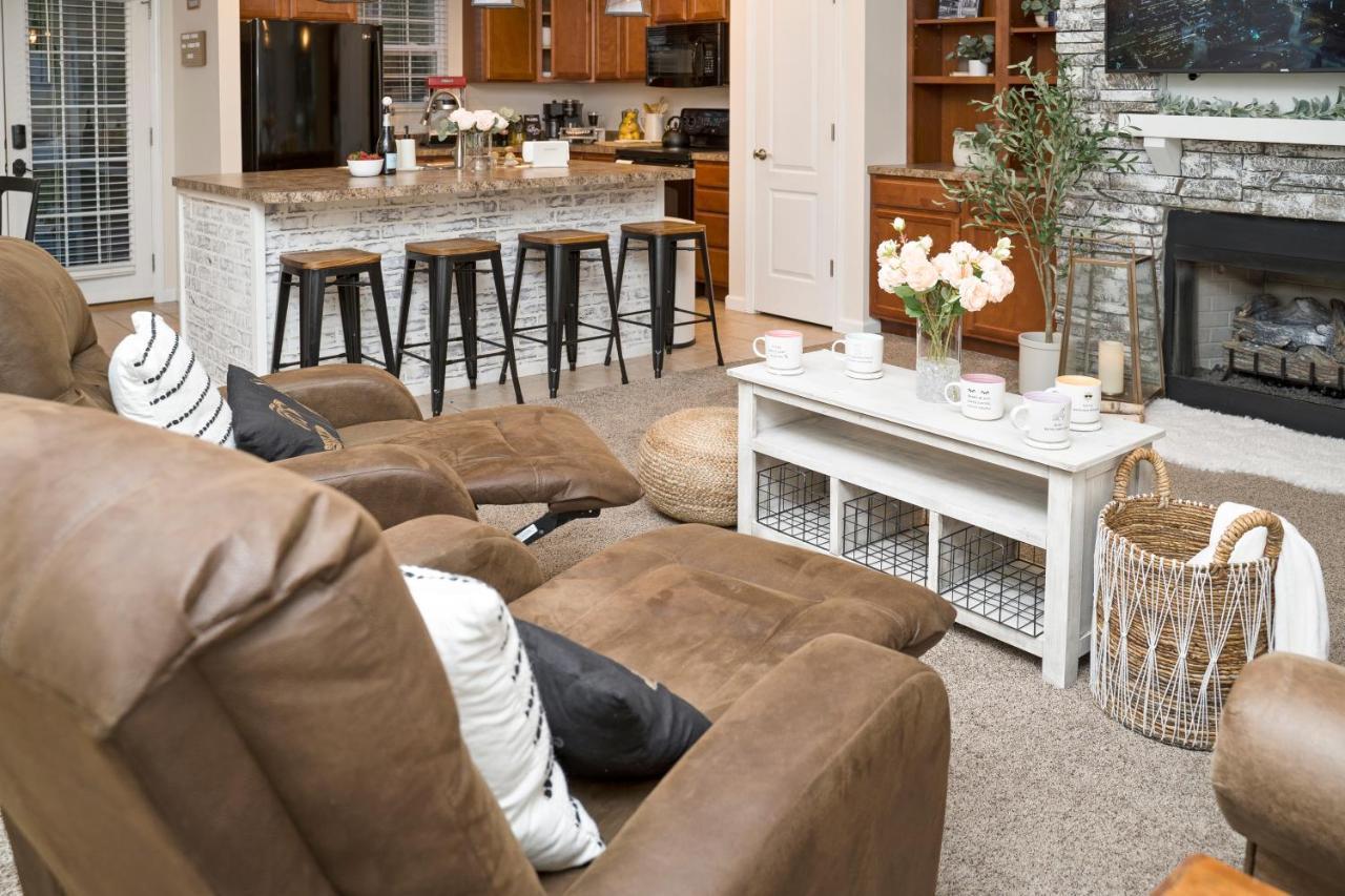 Luxe Quiet Townhouse W/Parking/Pool/By Dollywood Villa Pigeon Forge Eksteriør bilde