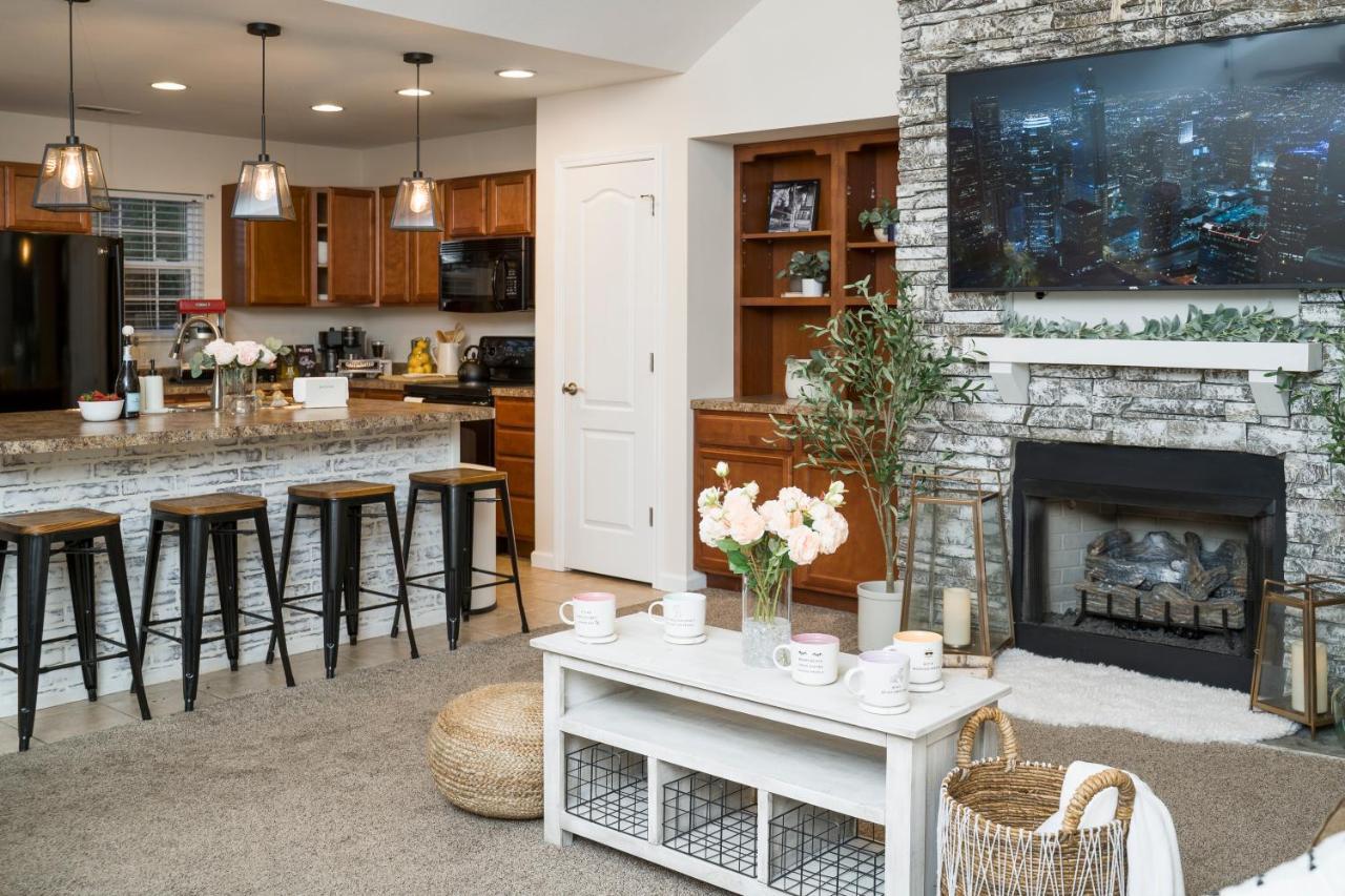 Luxe Quiet Townhouse W/Parking/Pool/By Dollywood Villa Pigeon Forge Eksteriør bilde